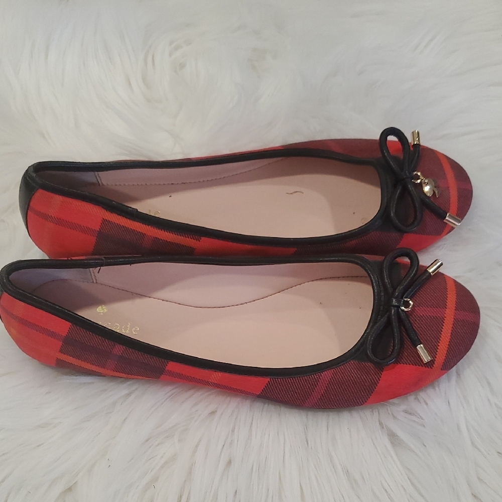 Kate Spade Preppy  Red and Black Flats with Bow Accent - Picture 4 of 14